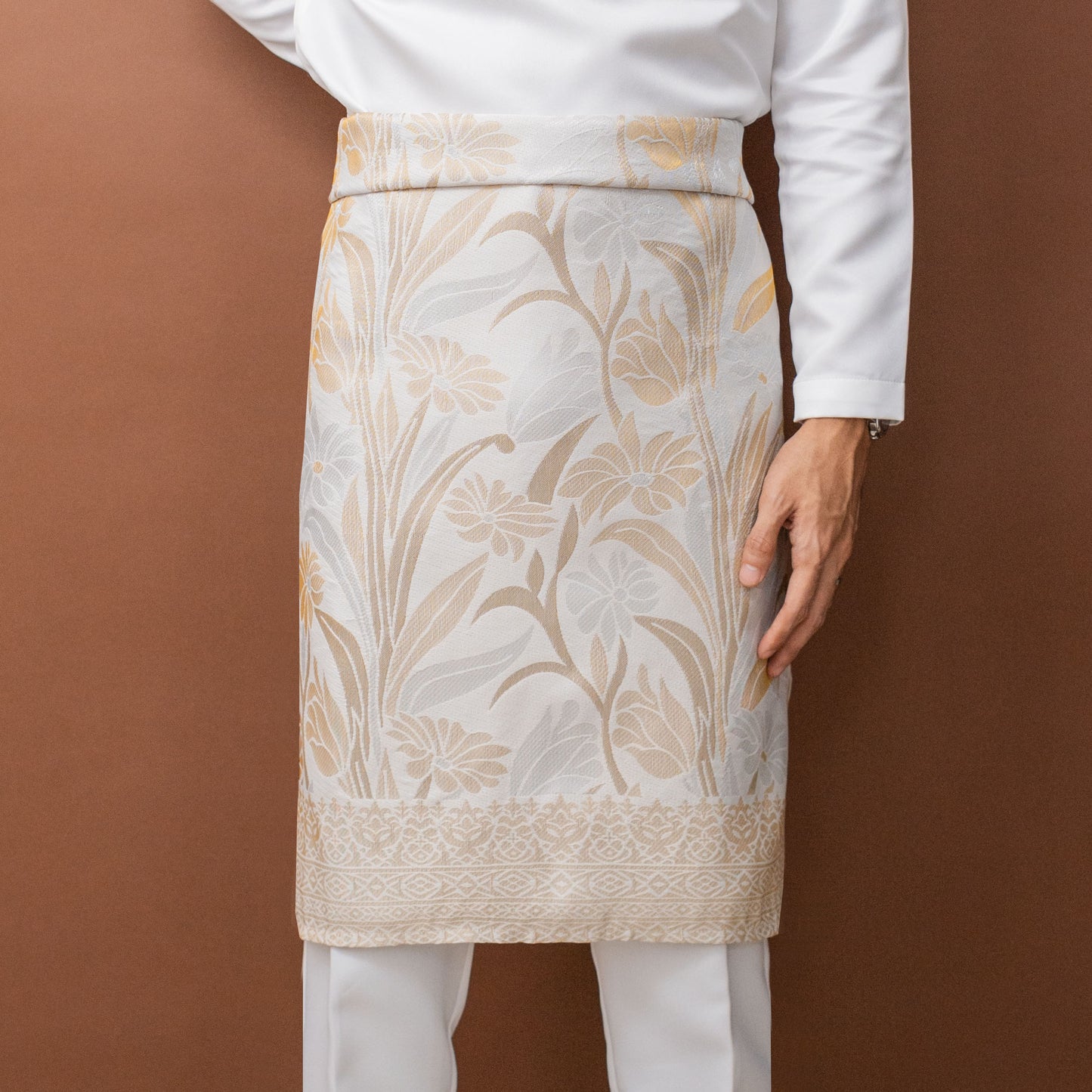 Luxe 403 Off-White / Gold